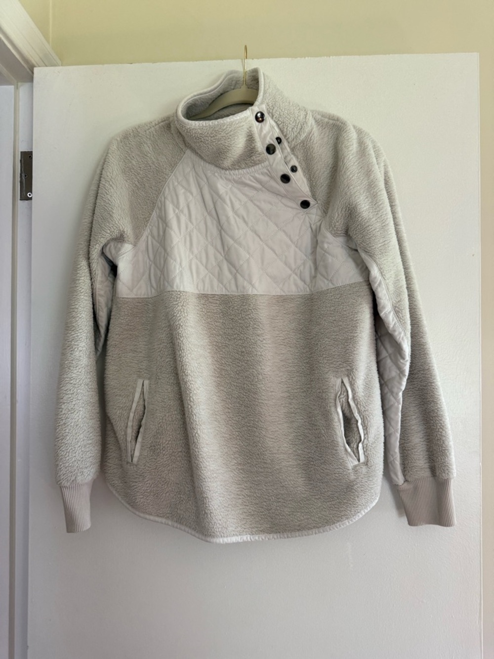 Abercrombie & Fitch Light Gray Quilted Panel Button-Neck Pullover